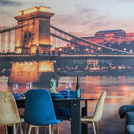 Budabest View بودابست